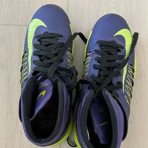 Nike Basketball shoes , size 6.5 Y ( youth)or 24.5 CM . Unisex.